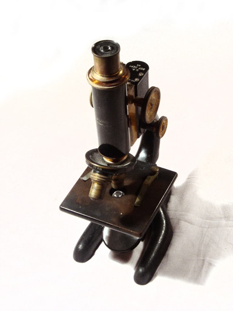 An optical microscope in a laboratory